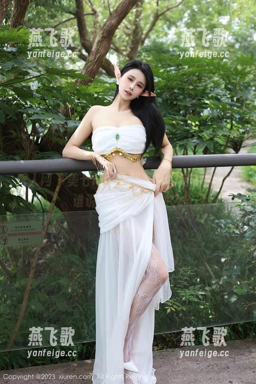 秀人网 - 美七mia倾情书写的定制美脚，谁说脚不能有个性？