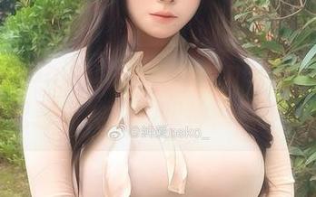 最新照片unveiled！纯爱neko的制服，搭配那抹神秘的眼神，晕倒了。