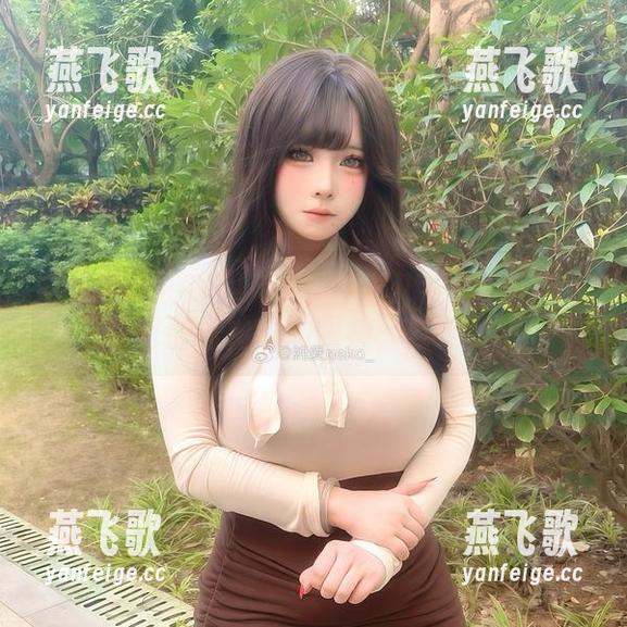 最新照片unveiled！纯爱neko的制服，搭配那抹神秘的眼神，晕倒了。