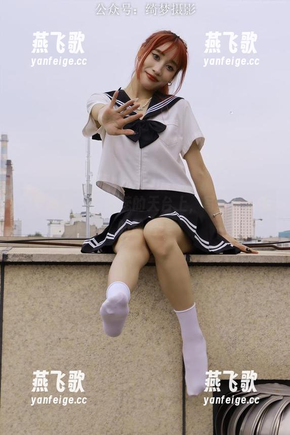 绮梦摄影 - 在蕊蕊的天台上，写真与资源的静谧美