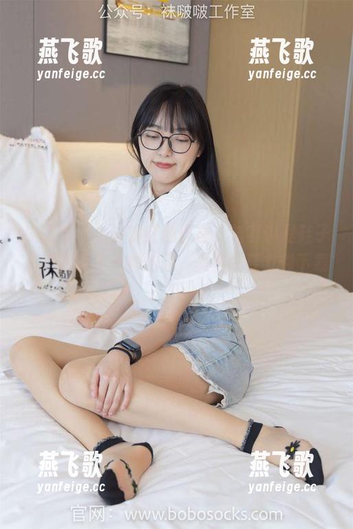 袜啵啵 - 小沫的红色匡威，与其说是鞋子，不如说是一种炫耀，美图我要立刻下载！