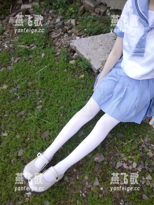西尔酱的死库水校服写真，分享那略显湿润的青春！