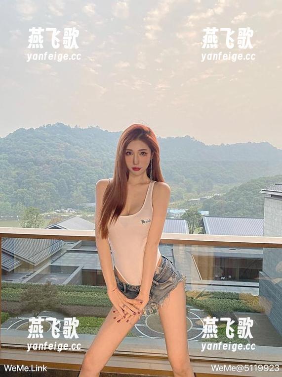 超辣的林一 微密圈 - 双马尾的超辣的林一,写真中流露出的那股轻松漫不经心,正合我意。