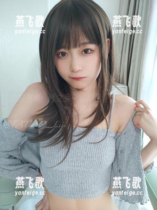 定制图集：迷之呆梨和她那让人眼前一亮的长腿…