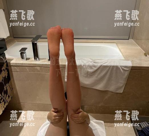 微密圈 - 迷人的五姨太的泳衣派对，套图不够下载一下吧！