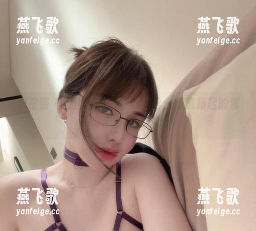 微密圈 - 套图中阿色的裤里丝，随意扬起的那一瞬，氛围感满满！