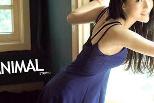青豆客 – 随性逆袭！莫雅淇的灰丝定制图集，另有乾坤？