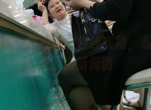 魔镜街拍 – 楼楼的白色连衣裙，私房图集里的清新调调