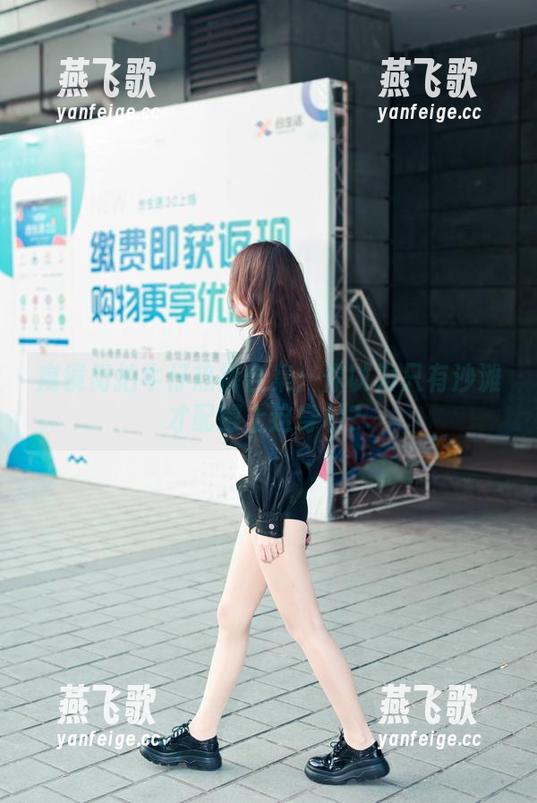魔镜街拍 魔镜街拍牛仔热裤合集:你以为只有沙滩才配得上这身材?
