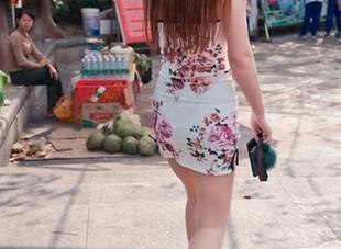 追寻魔镜街拍的白裙女子——有无圣光才有趣的别致合集